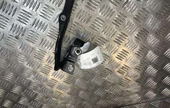 Subaru Legacy Engine bonnet/hood hinges