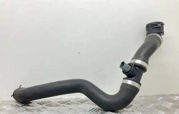 Volkswagen Touareg II Engine coolant pipe/hose 7L8121115 7P6122051D 7L6122291AC