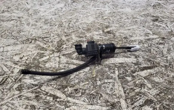Audi A1 Clutch master cylinder 6R0721388A