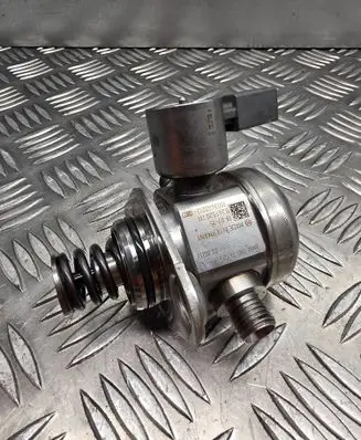 BMW 3 F30 F35 F31 Fuel injection high pressure pump 7610761 0261520131 3003440213