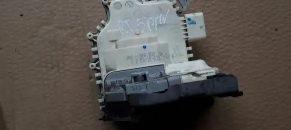 Audi A4 S4 B8 8K Rear door lock 8K0839016D