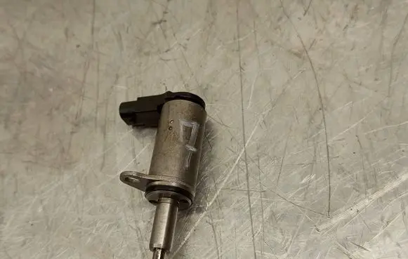 Audi A4 S4 B7 8E 8H Camshaft vanos timing valve 06H103697A C271302302 09062500379B