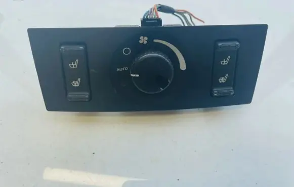 Chrysler Pacifica Climate control unit 0ub52trmac 0uf24trmaa