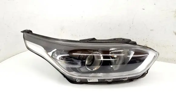 KIA Ceed Headlight/headlamp 92102J7050