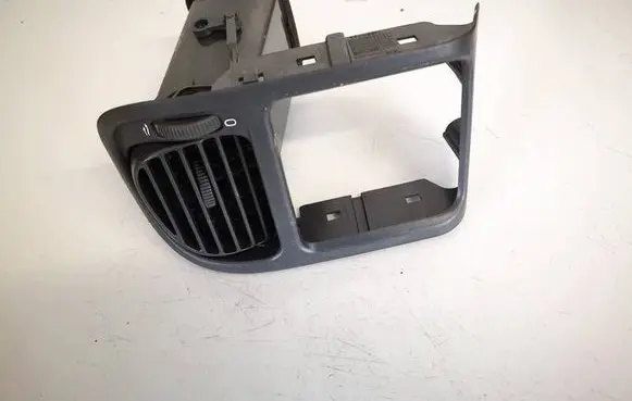 Volvo S40, V40 Dash center air vent grill 30613855