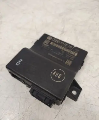 Audi A4 S4 B8 8K Gateway control module 8T0907468
