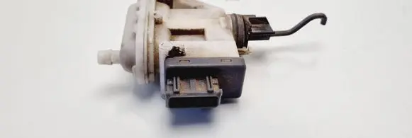 Volkswagen PASSAT B4 Central locking motor 3A0862153B