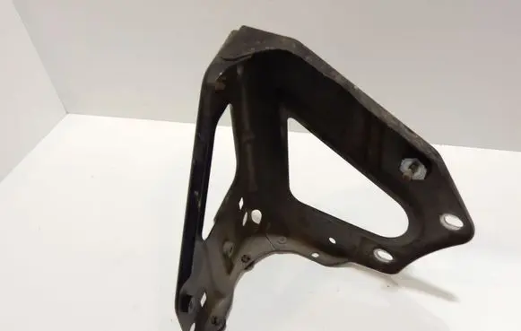 Audi A6 S6 C6 4F Fender mounting bracket 4F0821135B 4F0821135 52292