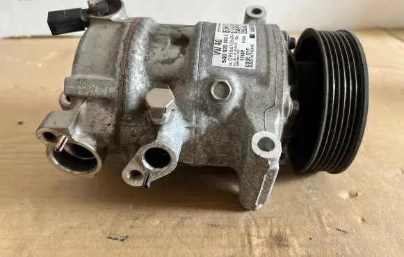 Audi A3 S3 8V Air conditioning (A/C) compressor (pump) 5Q0820803E