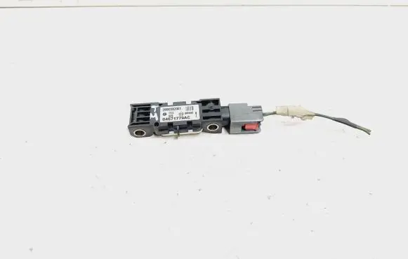 Chrysler 300 - 300C Airbag deployment crash/impact sensor 04671779AC 2890302081 080805