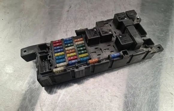 Volvo V70 Fuse module 518322110 9452993 1211160453