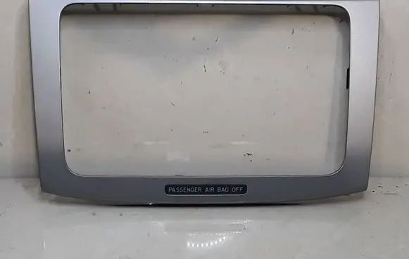 Radio/GPS head unit trim