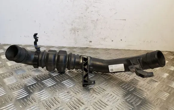 Ford Kuga II Turbo air intake inlet pipe/hose DS736C646FJ