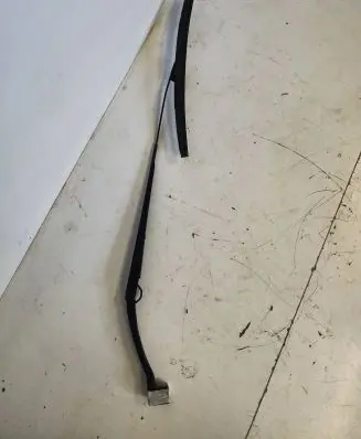 Nissan Qashqai Front wiper blade arm