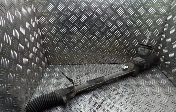 Nissan Qashqai+2 Steering rack