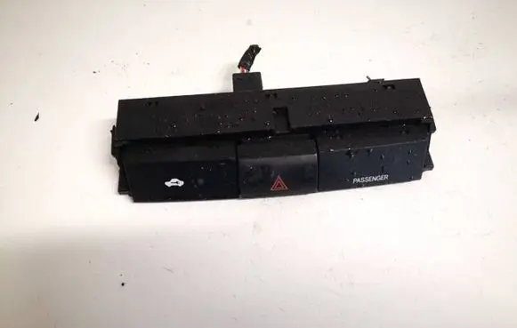 Toyota Corolla Verso AR10 Hazard light switch 153965