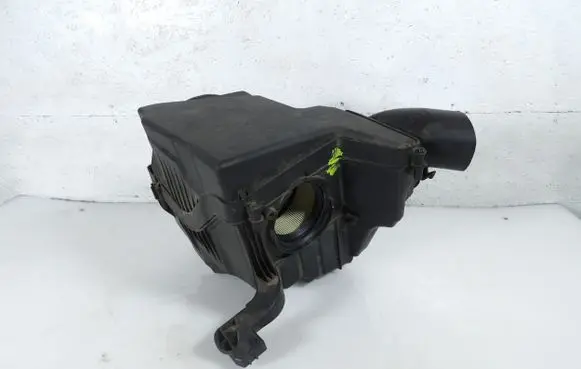 Ford C-MAX II Air filter box AV61-9600-BG
