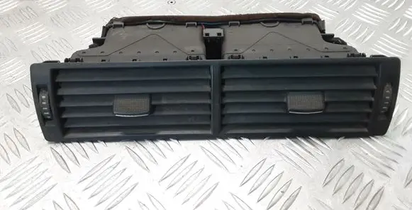 Audi A4 S4 B7 8E 8H Dash center air vent grill