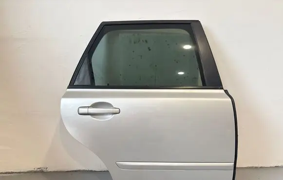 Volvo V50 Rear door 