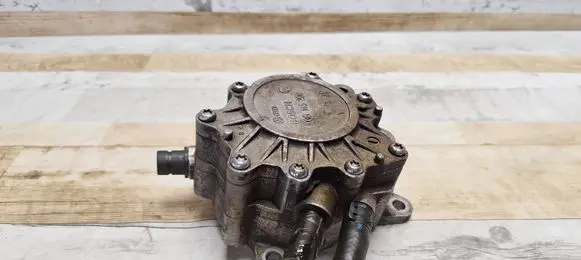 Volkswagen PASSAT B6 Vacuum pump 03G145209