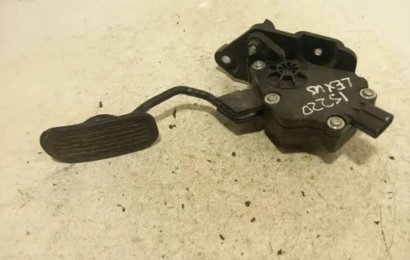 Lexus IS 220D-250-350 Accelerator throttle pedal 7811053010 1988007221 08H03C00078