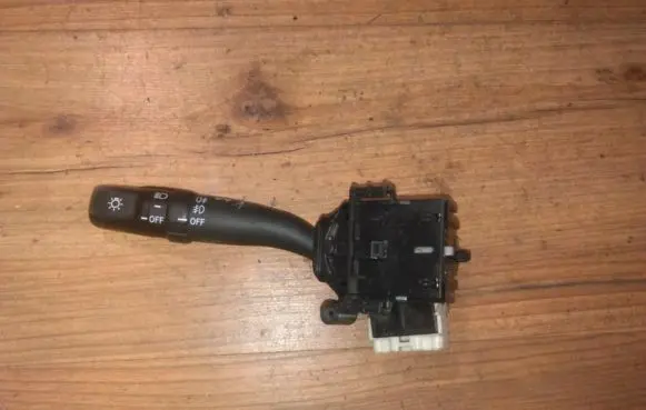 Toyota Avensis T250 Indicator stalk 173650
