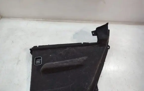 Trunk/boot lower side trim panel