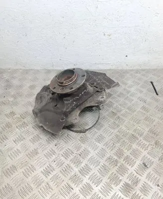 BMW 5 E60 E61 Front wheel hub spindle knuckle 6760953