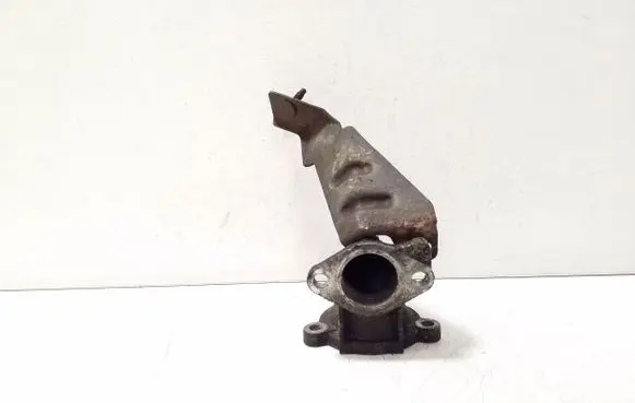 Engine coolant pipe/hose