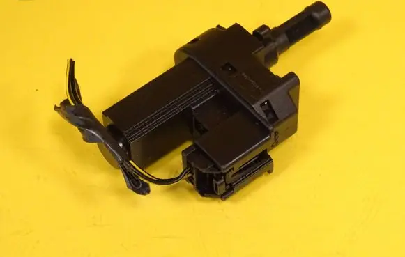 Brake pedal sensor switch