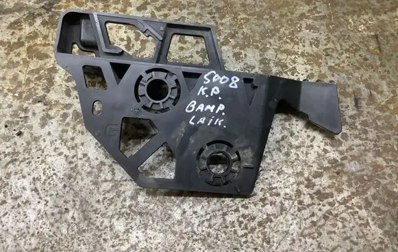 Front bumper mounting bracket
