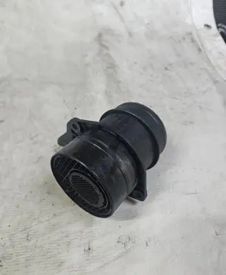 Volkswagen Touran I Mass air flow meter 074906461B 0281002461