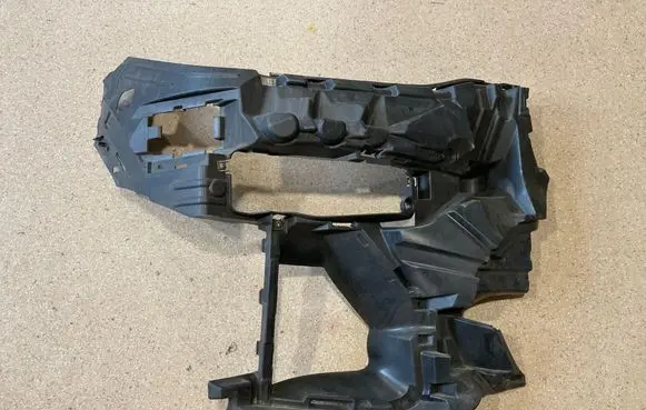 BMW X7 G07 Fog light bracket 8069892