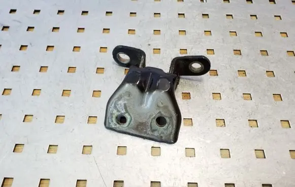 Hyundai Tucson JM Rear door upper hinge