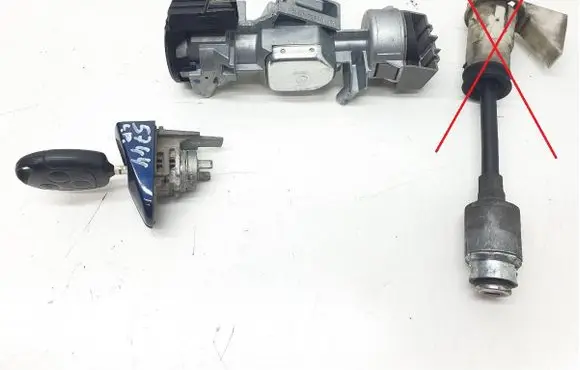 Ford C-MAX I Ignition lock 3M51-3F880-AC