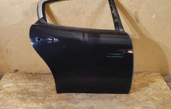 Maserati Quattroporte Rear door
