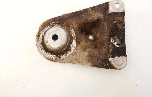 Volkswagen PASSAT B5 Engine mounting bracket 8d0399541b