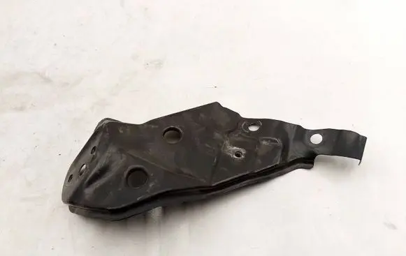 Cupra Formentor Headlight/headlamp mounting bracket 5FF806930