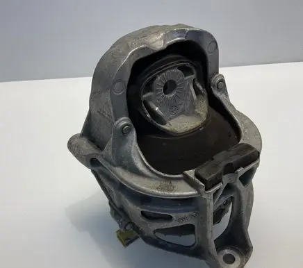 Audi A4 S4 B9 8W Engine mount bracket 4M0199372FF 07022017