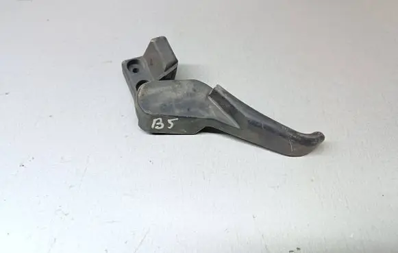 Engine bonnet (hood) release handle