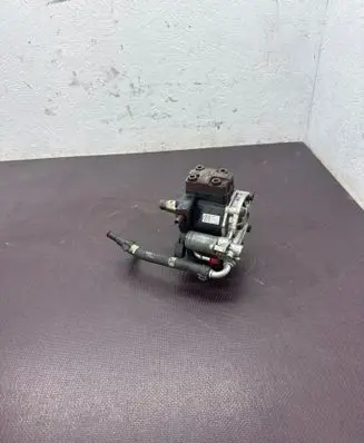 Skoda Fabia Mk2 (5J) Fuel injection high pressure pump 03L130755E 090511015600