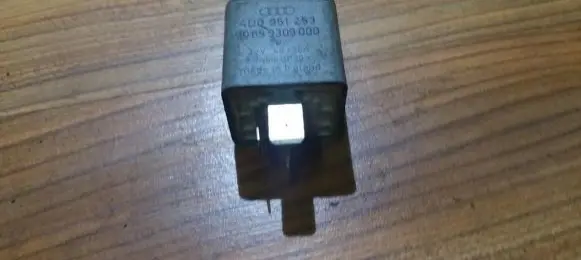 Volkswagen PASSAT B5 Other relay 4d0951253 899309000