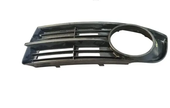 Volkswagen Touran I Front bumper lower grill 1T0853665A