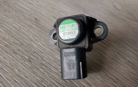 Mercedes-Benz ML W164 Air pressure sensor A0051535028 073853