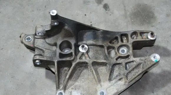 Fiat Doblo Engine mounting bracket