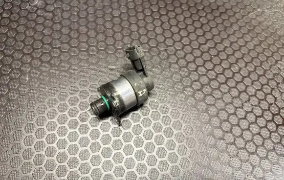 Opel Zafira B Fuel pressure regulator 0928400651 21135 59122