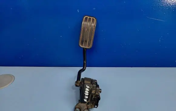 Volkswagen Sharan Accelerator throttle pedal 7M3721603D YM219F836AB