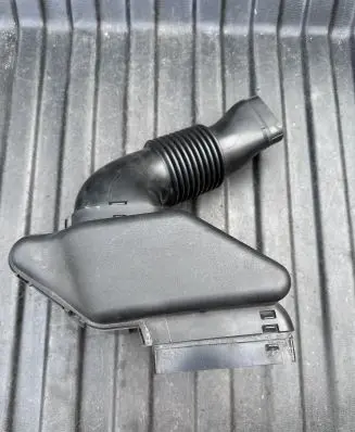 Infiniti FX Intake resonator 1DR1B