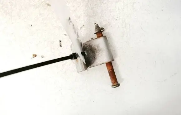Opel Astra G Rear door lower hinge
