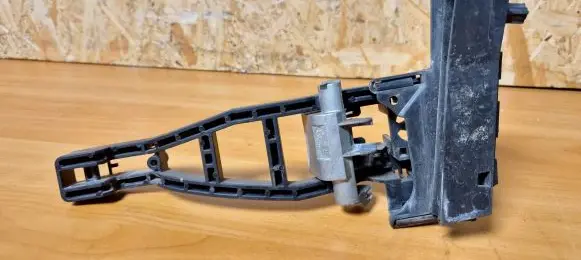 Front door exterior handle/bracket